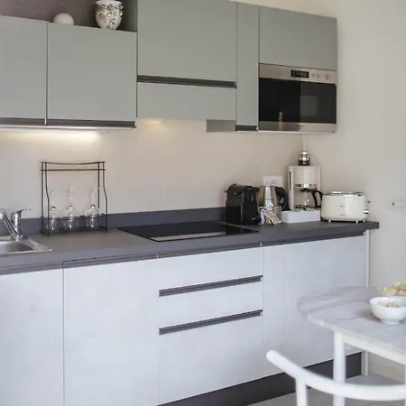 Tra Maggiore E Dorta Acqua Apartment