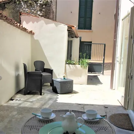 Tra Maggiore E Dorta Acqua Apartment *