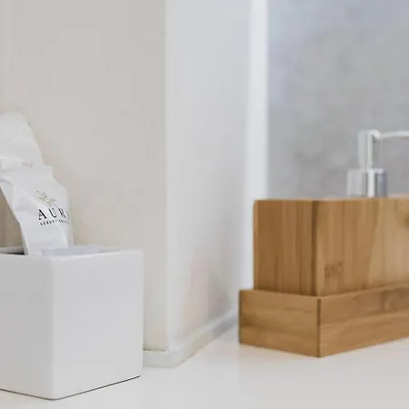 Tra Maggiore E D'orta Acqua *