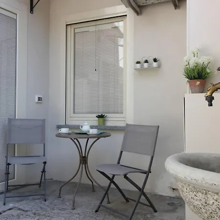 Tra Maggiore E Dorta Acqua Apartment